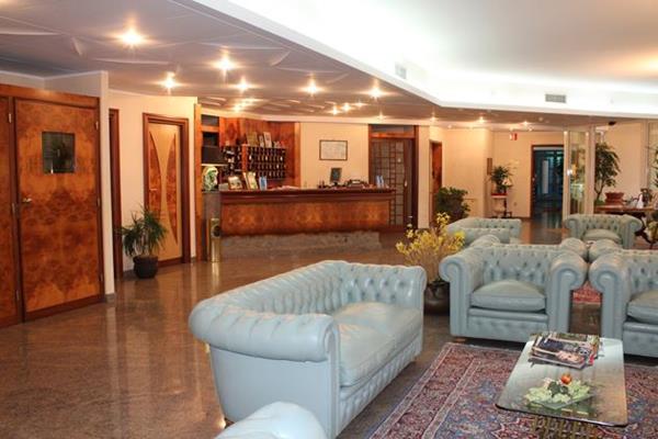 Itaca Hotel Barletta Extérieur photo